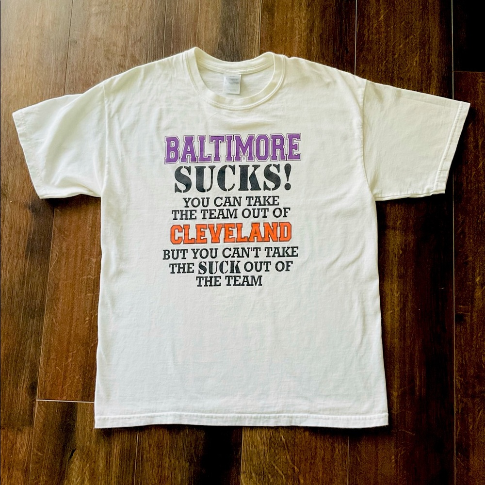 Gildan Graphic Football T Shirt White L